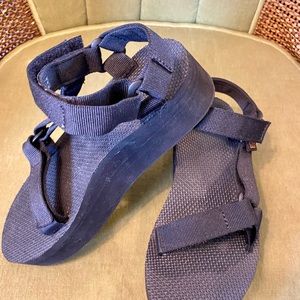 Teva Flatform Universal Sandal